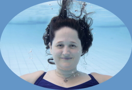 Karin beim Babyschwimmen